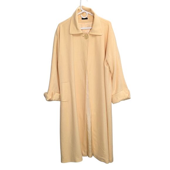 Vintage Butter Yellow Wool Coat - Trendy and Unique! - Picture 1 of 8